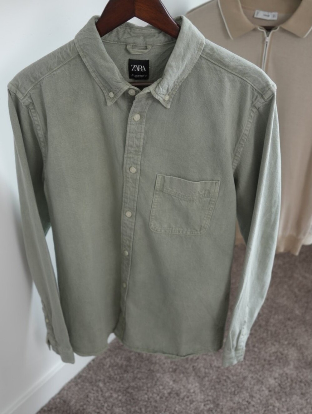 Zara Men’s Light Sage Green Button-Down Shirt